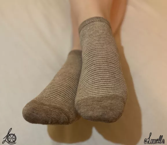 Do you like the glitter on my socks? by looxella