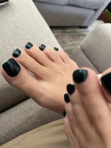 Do you like the green? by scarlettprettyfeet