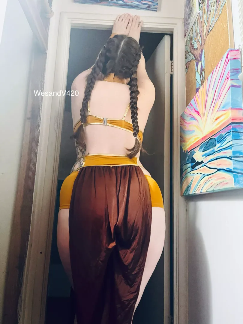 Do you like thick Slave Leia?[WesandV420] posted by Wesandveronica420