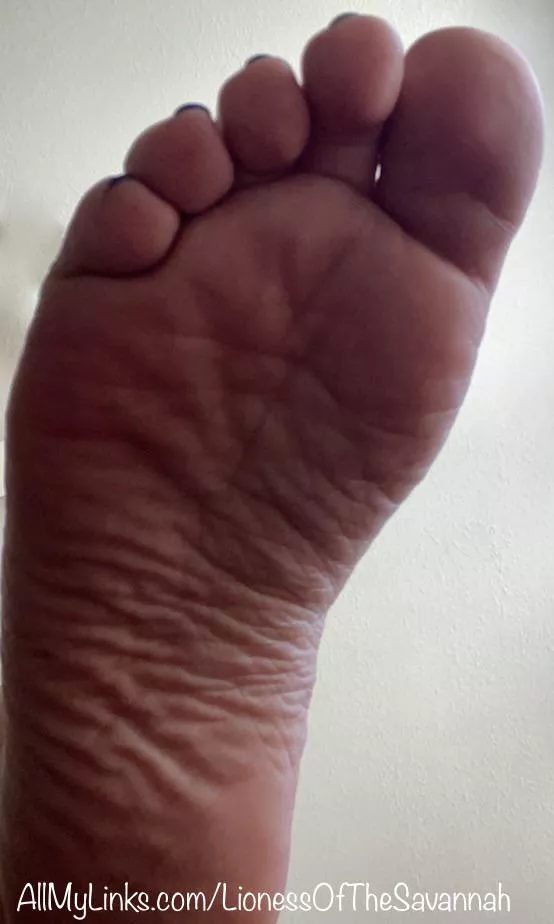 Do you like this closeup of my sole? 😋 posted by Savannahs_Feet