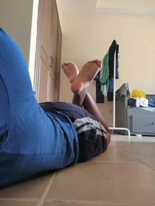 do you like this pose 🥺 by myycutefeet
