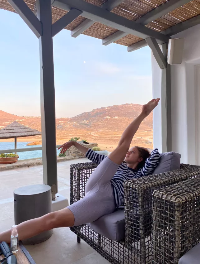 Do you like this pose? posted by amelielou