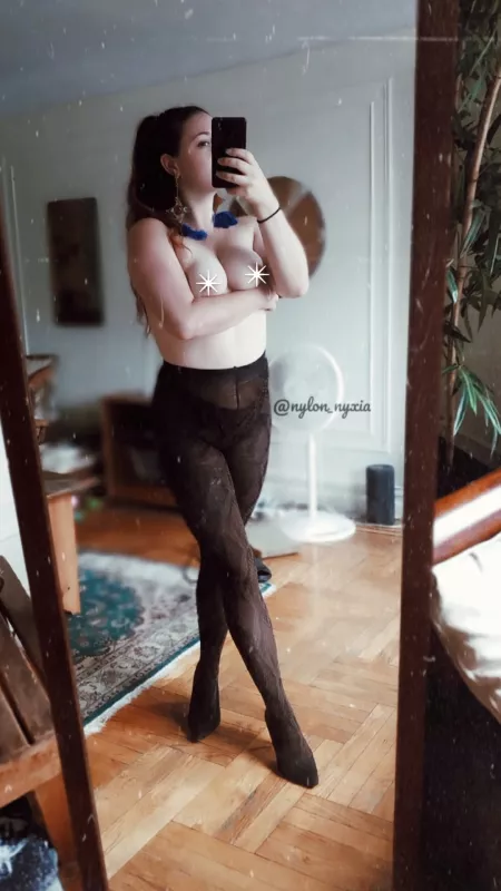 Do you like this print? 🐍 Uncensored on my OF link in comments 💋 by coffeeandstockings