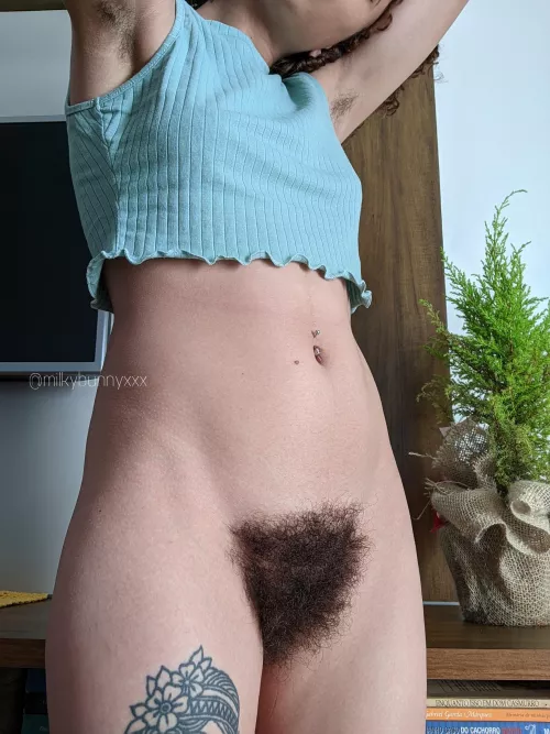 Do you like this thick bush? 💚 by MilkyBunnyxxx