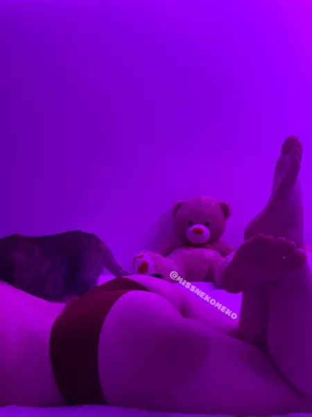 Do you like tiny feet & cheeks? 😉 by LunaMae_NekoMeko