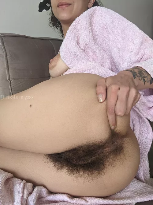 Do you like very hairy girls? by MilkyBunnyxxx