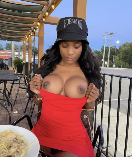 Do you like wet, freaky ebony sluts? 😍🤤This pussy is DRIPPING WET for you 😈 Cum play with me NOW on my FREE onlyfans ‼️🥵 JOI, B/G & G/G Content, ANAL LOVER, Feet Worship, Cuck Play & MORE 😚 Check Comments 😘 by GoddessLexxxii