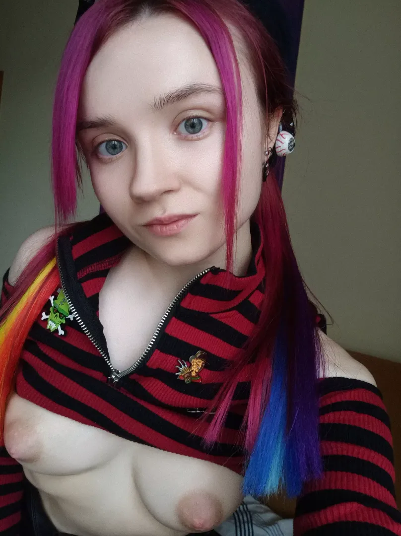 Do you love my nipples? 🤤 posted by TatyanaVikernes