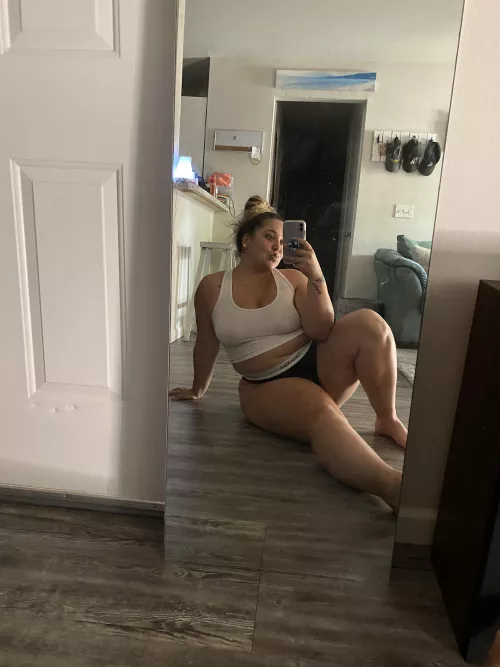 Do you love thick, college sluts?😈🍑 FREE link below👀😋 by Monicamissions