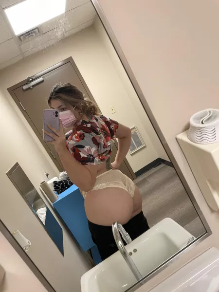 do you love this essential ass?? 😋 by Lolaj_1