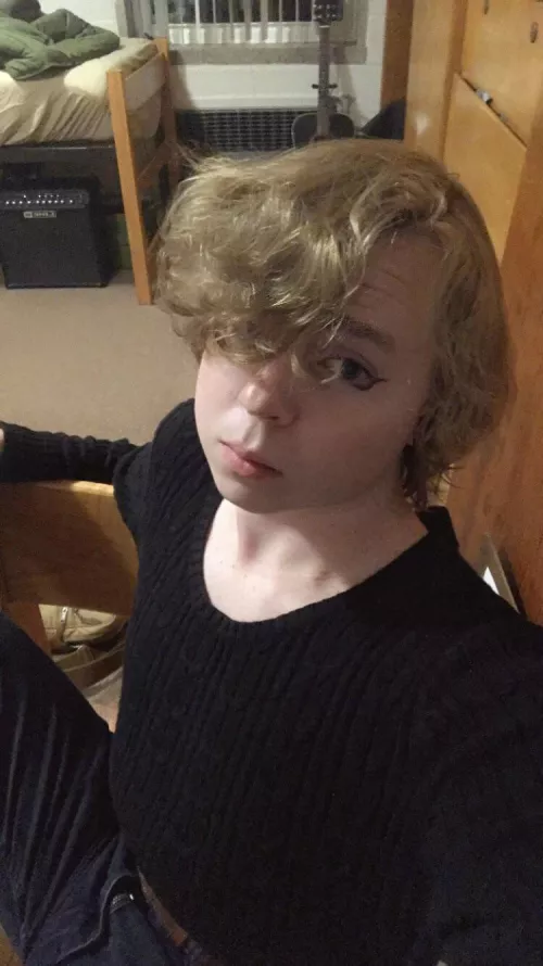 do you mind that I’m smol? by guesswhomste