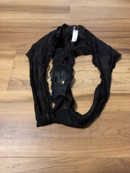 Do you mind the kitty litter ? 💦🤤 by 2daddyb