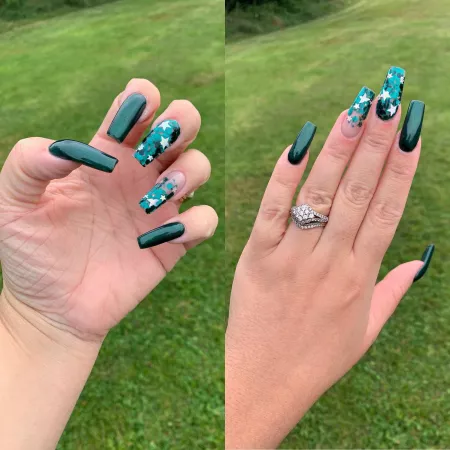 Do you prefer a tickle or a scratch? 😈💅🏼 by TheNaughtyNailTech