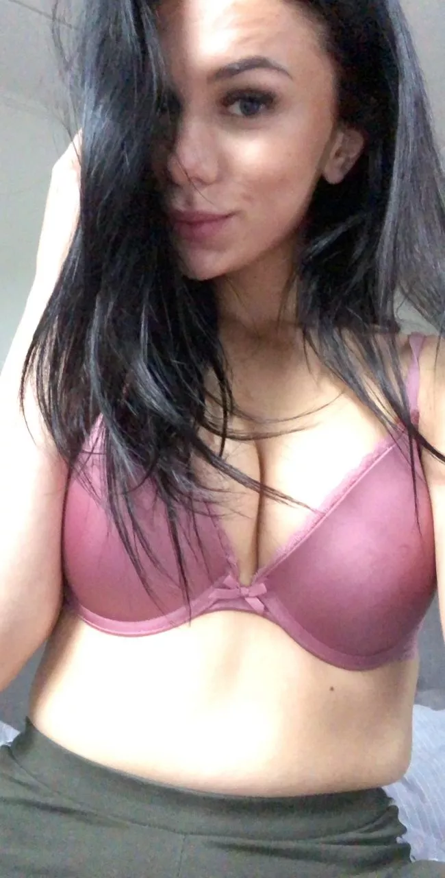 Do you prefer licking !!! posted by Jialissa2day