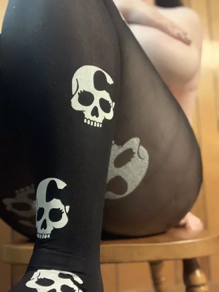 Do you prefer one colored or something with a pattern? by misslofn