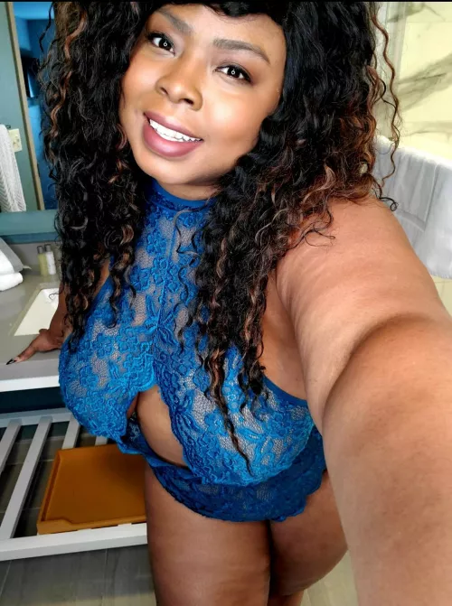 Do you think blue is my color? by Coratexplorer