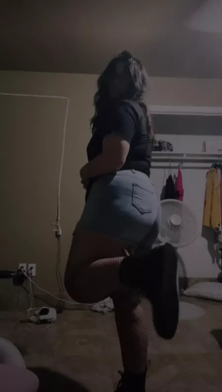 Do you think I could qualify as a slave by sissyHannah123