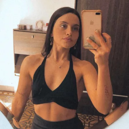 Do you think I have a cute tummy? by micaelaernes_