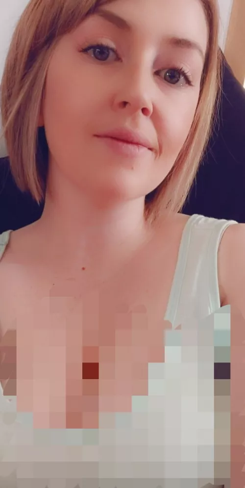 Do you think I'm gorgeous ? by hopefull289