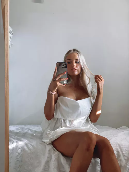 Do you think I’m just a pretty face? by kaylapearleastment