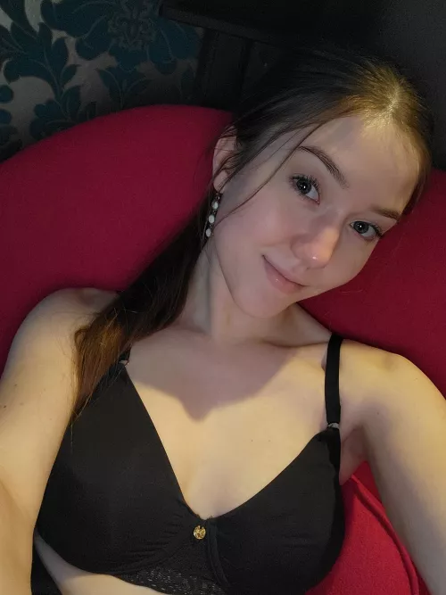 Do you think I'm pretty? by jade_love_12345