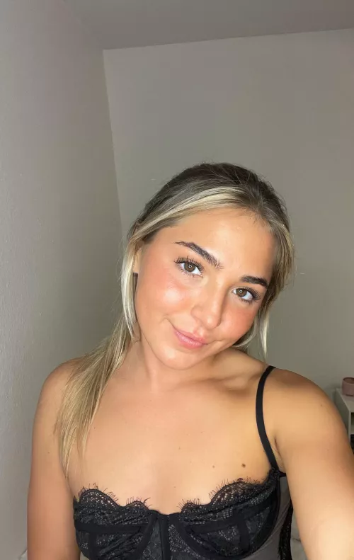 Do you think im pretty? by alessandranatalia