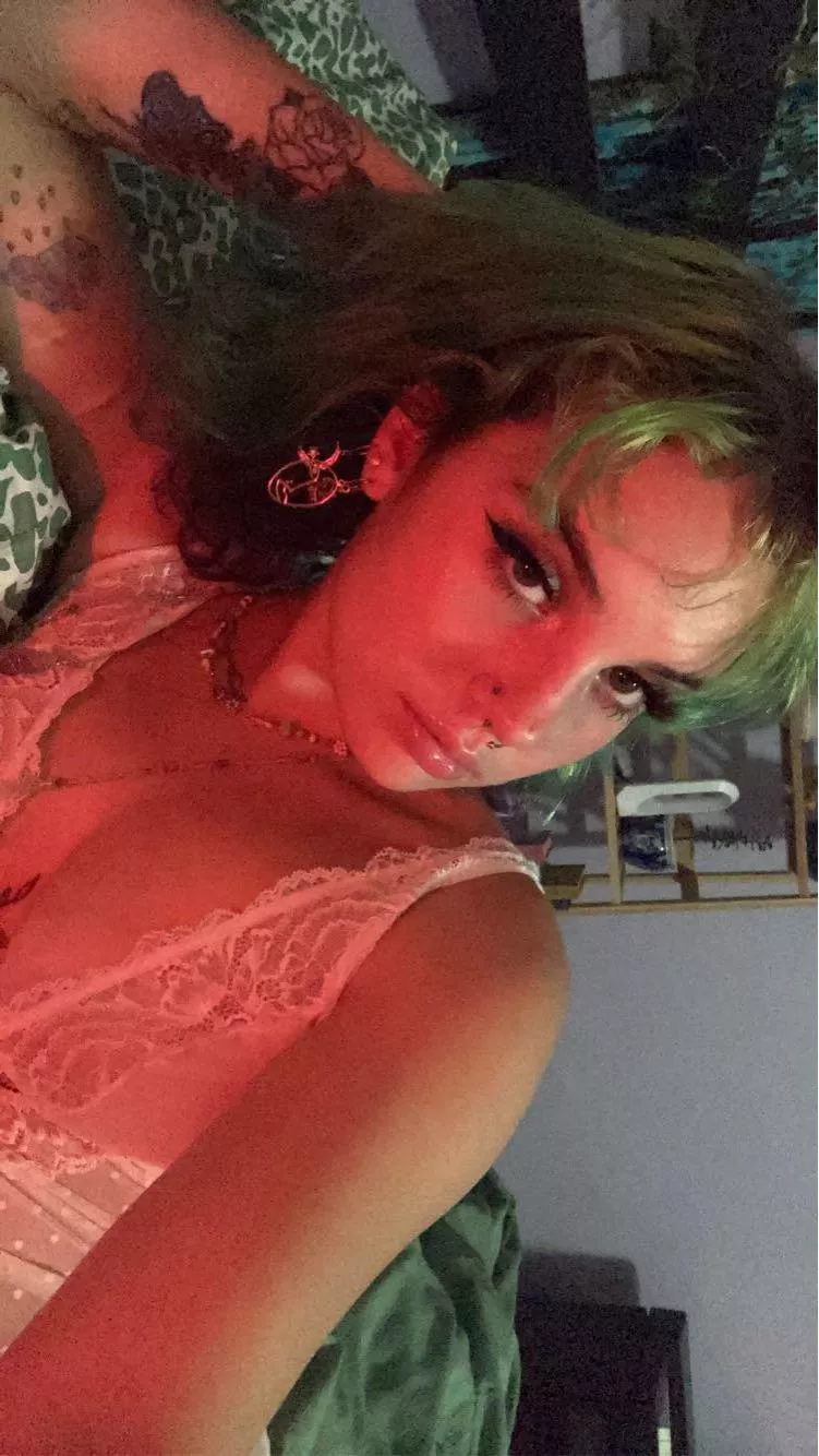 do you think i'm sexy ? posted by d3monbabi3