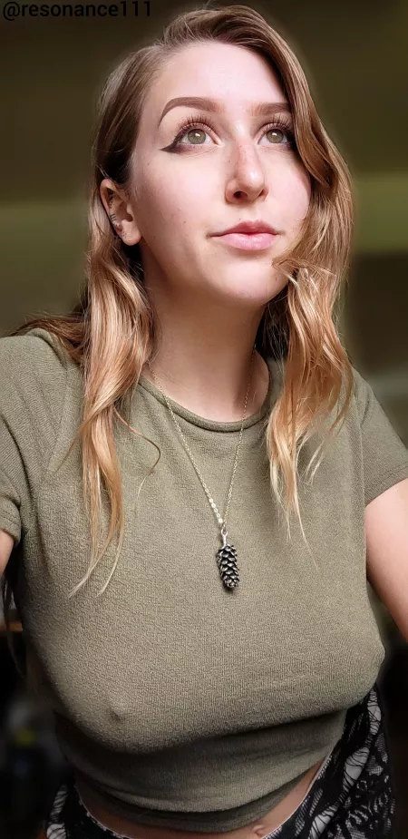 Do you think my eyes are pretty? 👀🖤 by resonance111