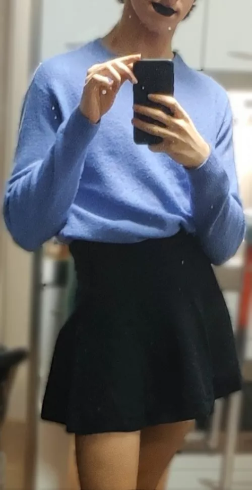 Do you think the skirt suits me? by Pastourslave