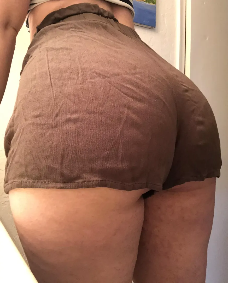 Do you think these are too short? 😳 posted by mamimariaxxx