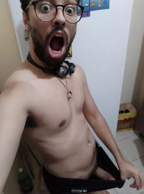 Do you think they will notice [m]y boner while I swin? by last-guapu