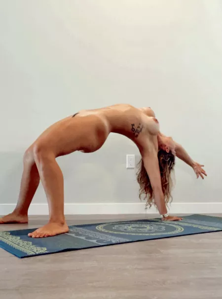 Do you wanna come to my naked yoga class? 🍆 by raquel--g