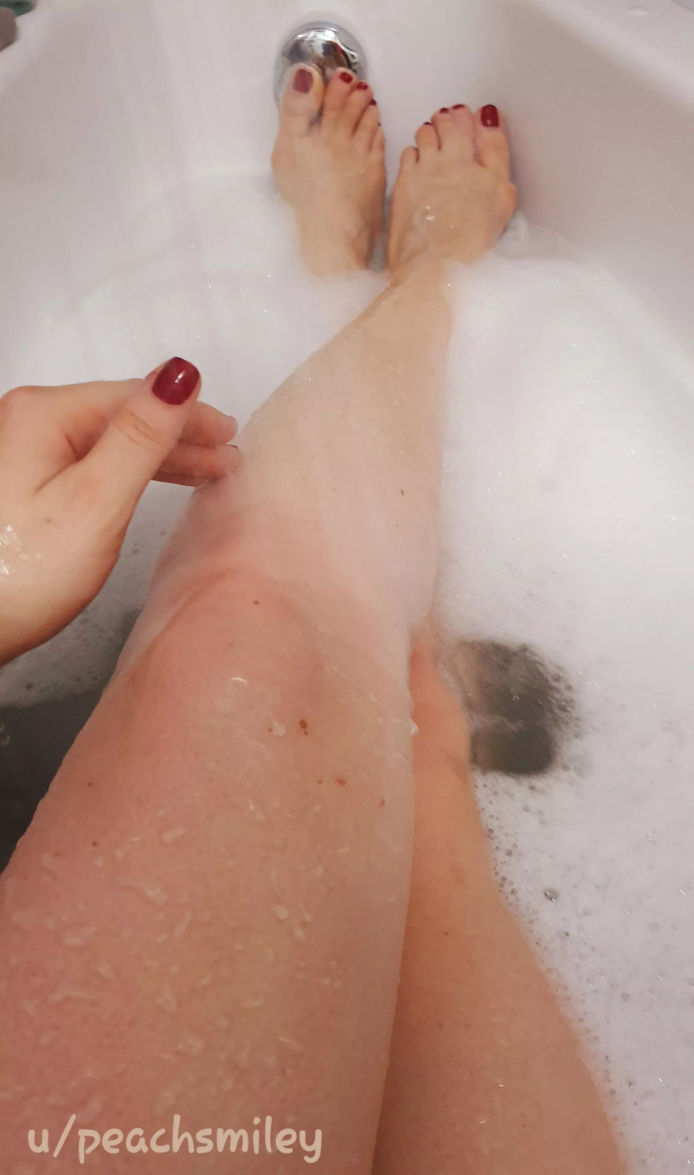 Do you wanna join me? 🍑 [OC] [F] posted by Peachsmiley