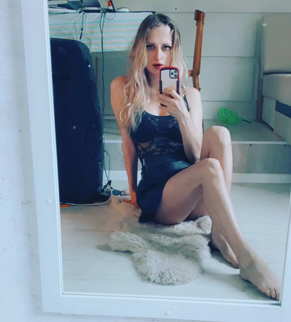 do you wanna sexting with me? posted by milaulf01