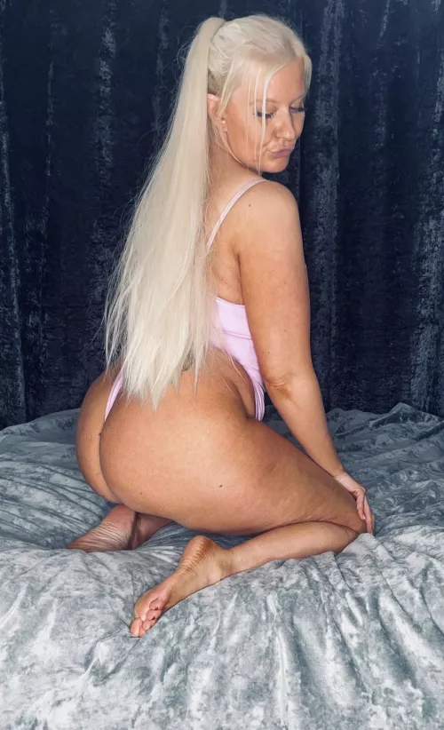 Do you wanna taste my hump day treats? by sparkly-and-savage