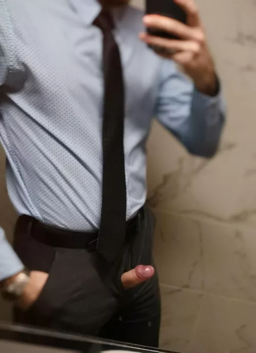 😈 Do you wanna to watch like I play with myself at the office? ✋🌽 by Couple_bearded_guys