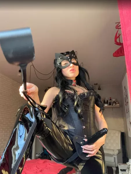 Do you want me to spank you? by luicy_babe