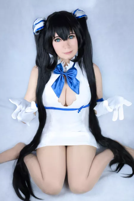 Do you want to be embraced by Hestia? (By Lysande) by Gunaretta
