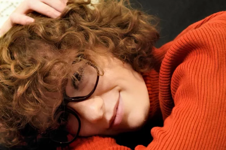 Do you want to hear about my day or you just tryna smash my glasses against your mattress by MissKrisButt