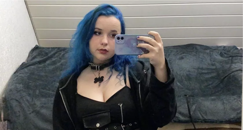 Do you want to put a leash on my collar? 🐶 by cuteeweirdo