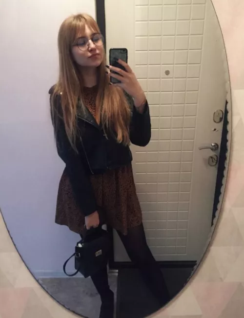 Do you want to see more photos of my juicy ass? by ComfortableSpace9210