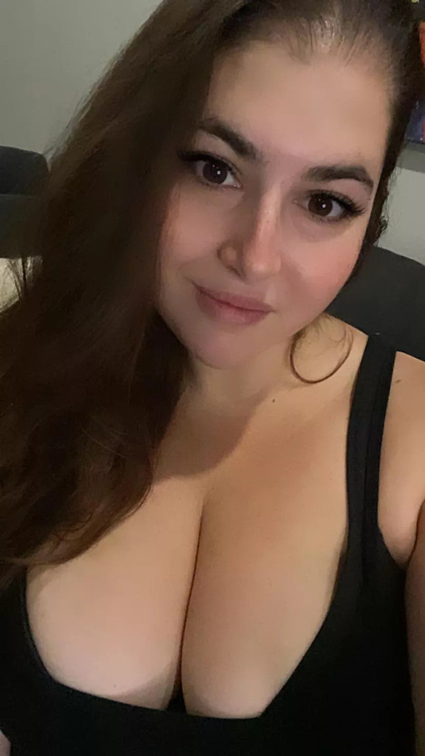 Dodgers lost 😞 cheer me up? 💙 posted by CaylaCurves