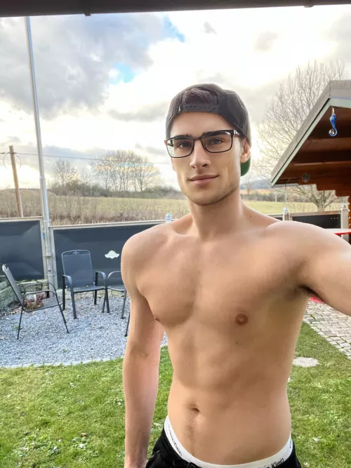 Does a cap 🧢 fit me? by jonasheimof