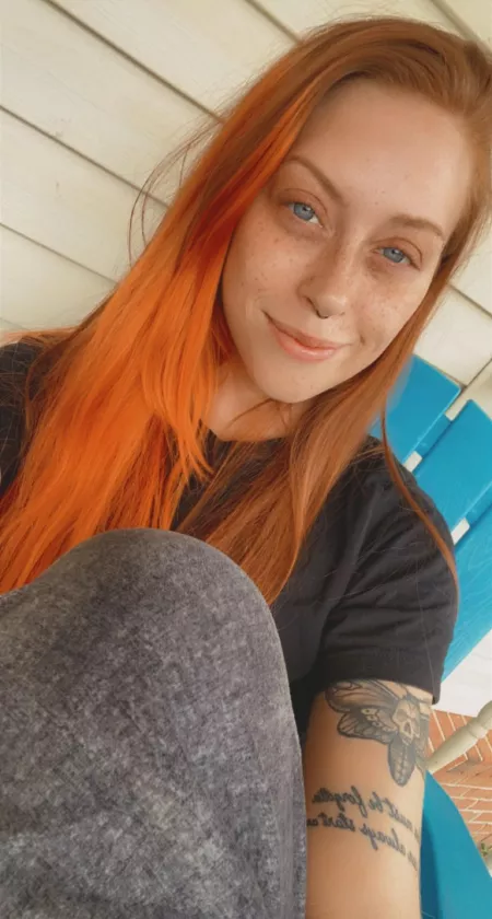 does anyone else spend 90% of their days off on the front porch? it’s my favorite spot 😋 by istayyawayyyX