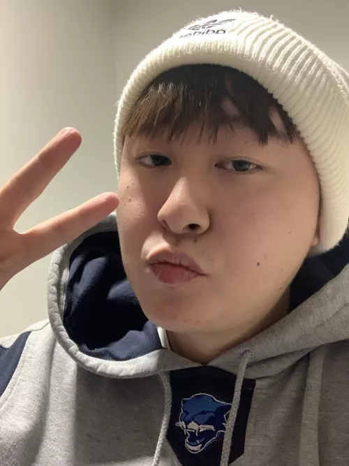 Does anyone here want to play animal crossing with me?🥺 by autumnmountain13