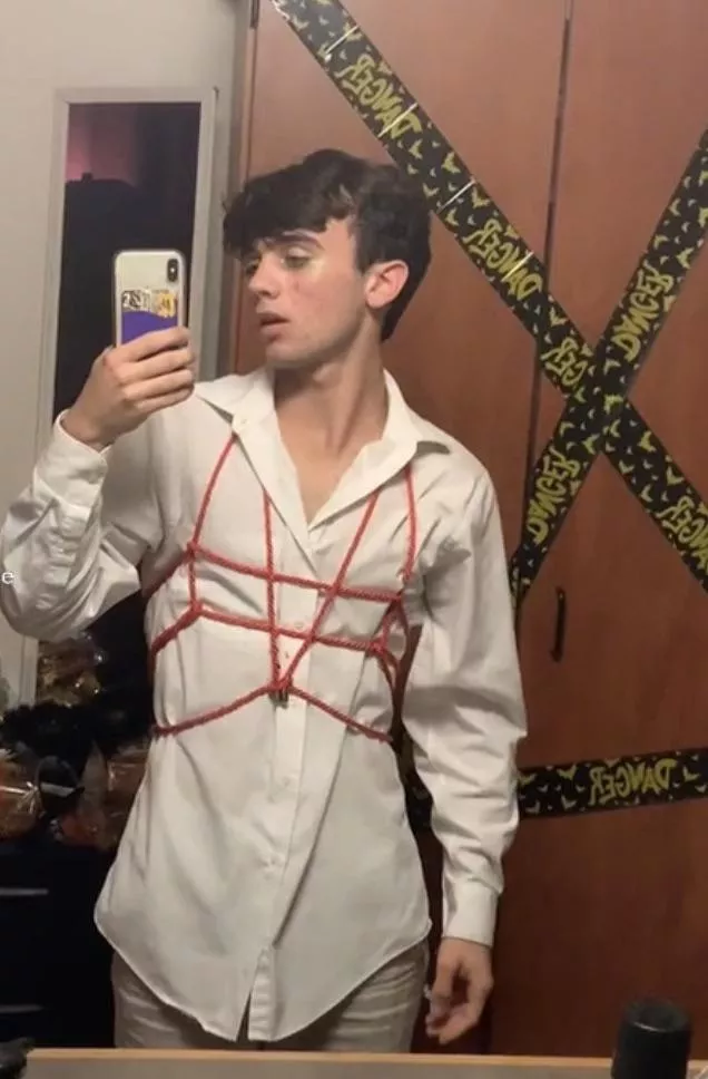 does anyone know this rope’s name and a tutorial ? posted by goodboy-jaden