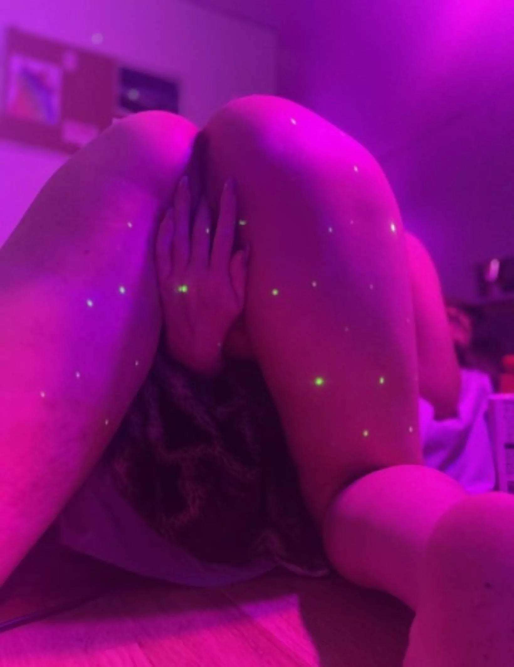 Does anyone wanna help meee? posted by Lenarose_xoxo