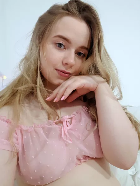 Does anyone want to pull my golden hair? by lauralevvv