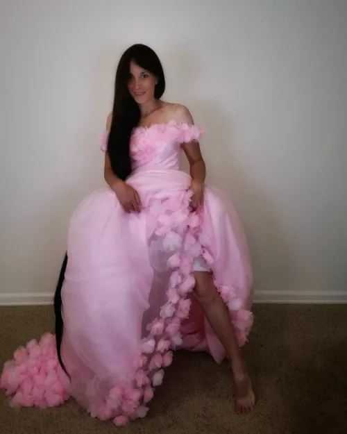 💖 Does anyone want to see what's underneath my dress? 💖 by RapunzelElizabeth