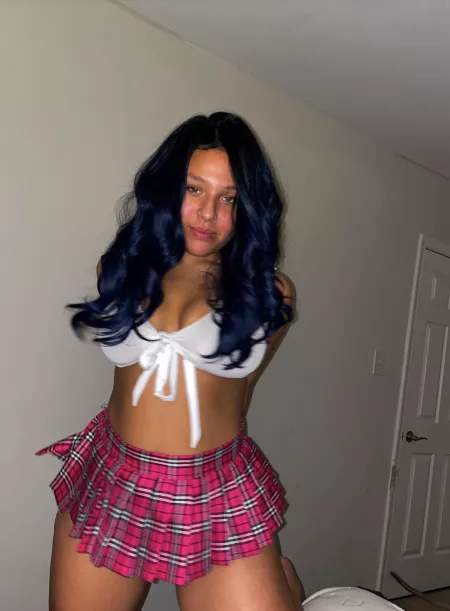 does holding your hands down and making you cum sound like a date? by sweetiebaby444